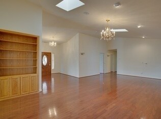 Building Photo - Classy Home in Prestigious Village Collection