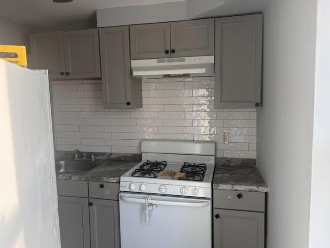 Building Photo - 6731 Haverford Ave