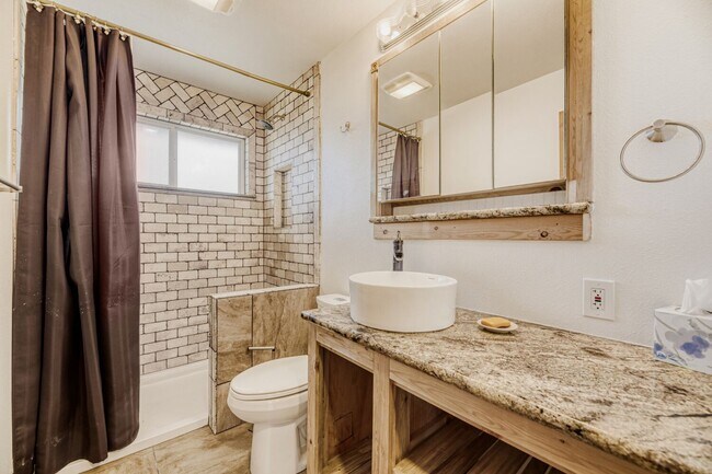 Building Photo - 5943 Culebra Ct