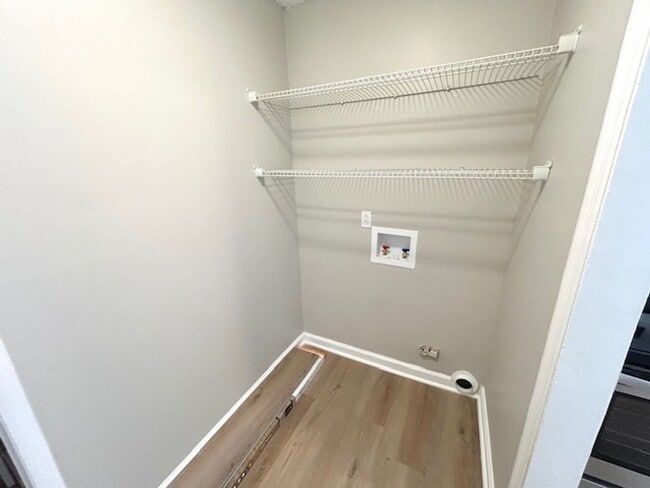 Building Photo - 124 Cottonwood Dr