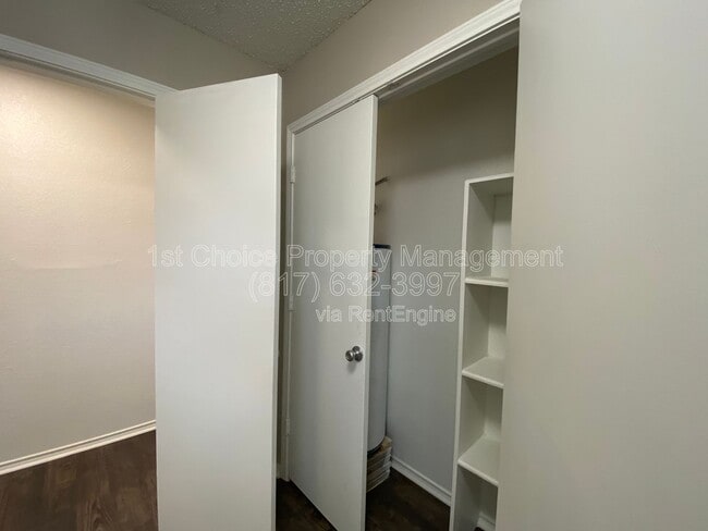 Building Photo - 6706 Crestmont Ct