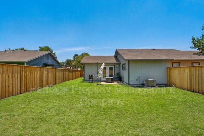 Building Photo - 6715 Hickory Springs Dr