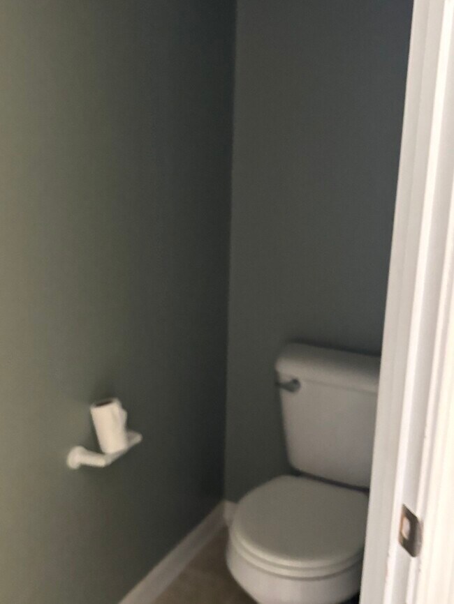 Building Photo - 90 Groves Wood Ct