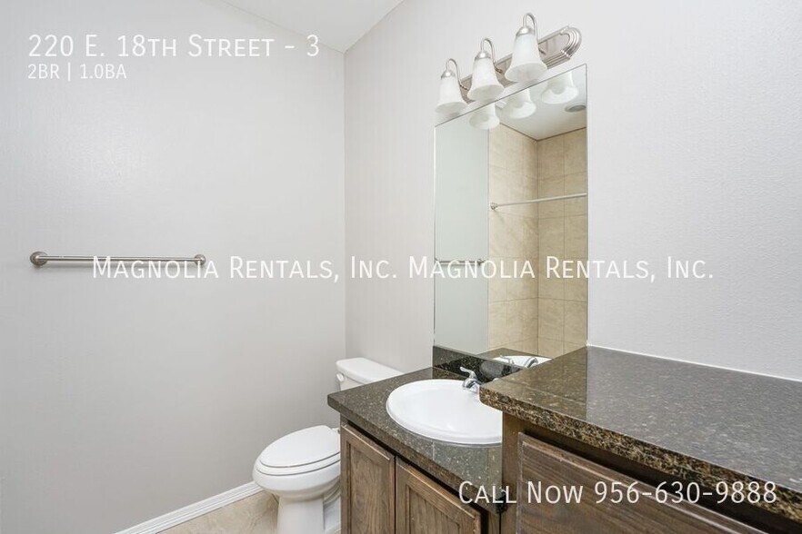 Building Photo - 220 E 18th St