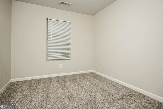 Building Photo - 3281 Pennington Dr