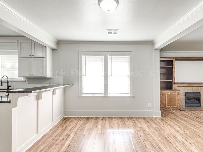 Building Photo - 912 NW 98th St