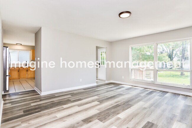 Building Photo - Pet-Friendly 3 Bedroom Home in Ballwin