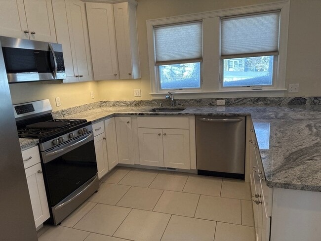 Building Photo - 14 Chapel St