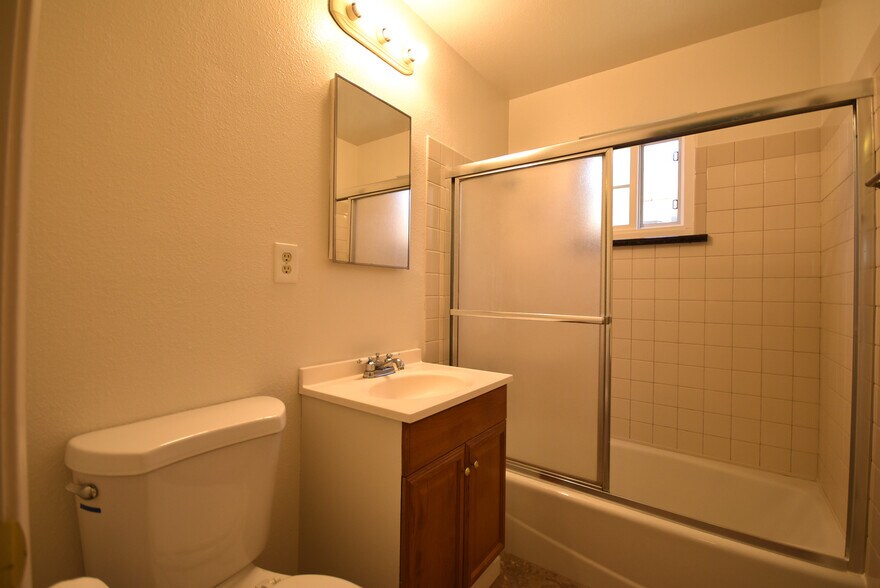 Building Photo - 1098 Sereno Dr