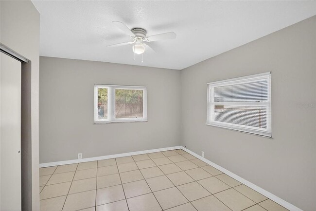 Building Photo - 685 71st Ave N