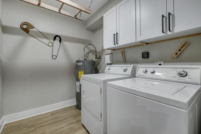 Building Photo - 6605 Donerail Trail