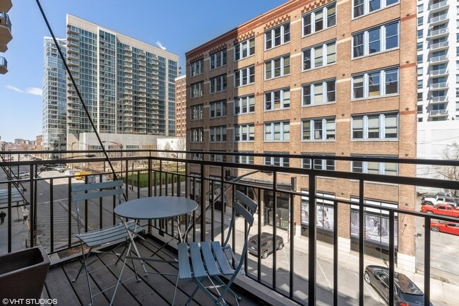 Building Photo - 375 W Erie St