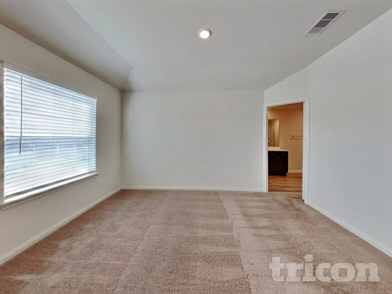 Building Photo - 23064 Shakespeare Dr