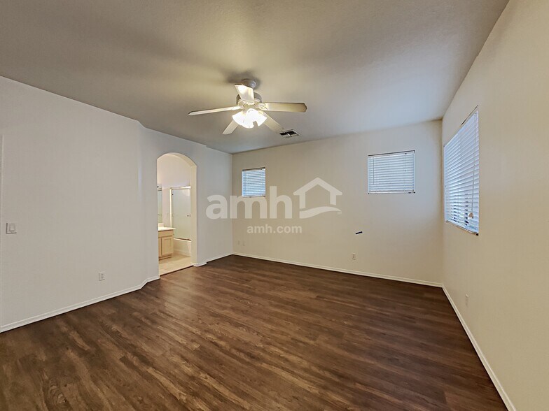 Building Photo - 1231 S Amador