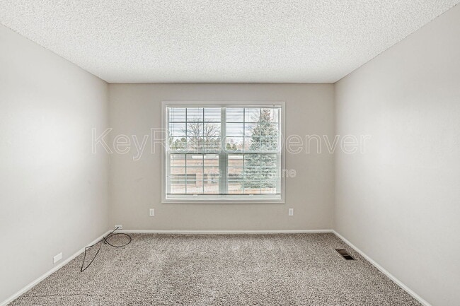 Building Photo - 14129 E Warren Pl