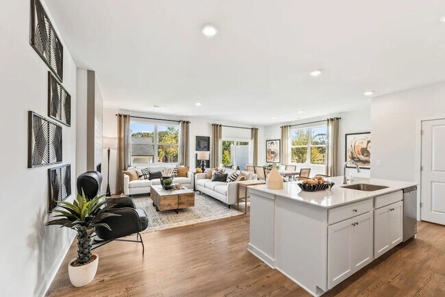 Building Photo - 7256 Mulberry St