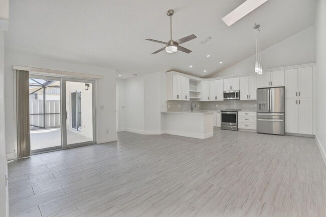 Building Photo - 5230 Woodruff Ln