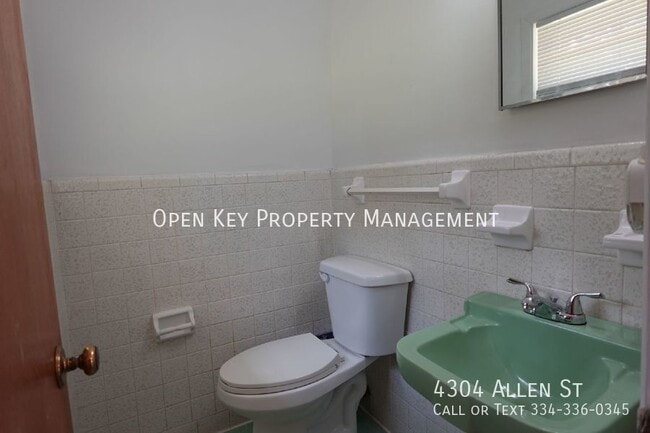 Building Photo - 4304 Allen St