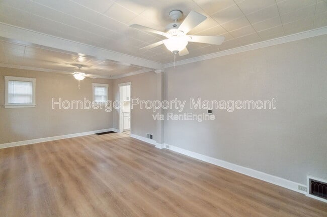 Building Photo - 208 W 23rd Ave