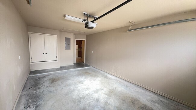 Building Photo - 2111 Bachelor Button Blvd