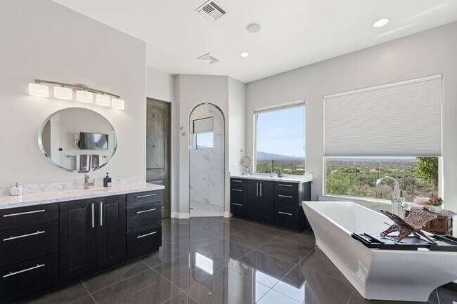 Building Photo - 5405 N Houghton Rd