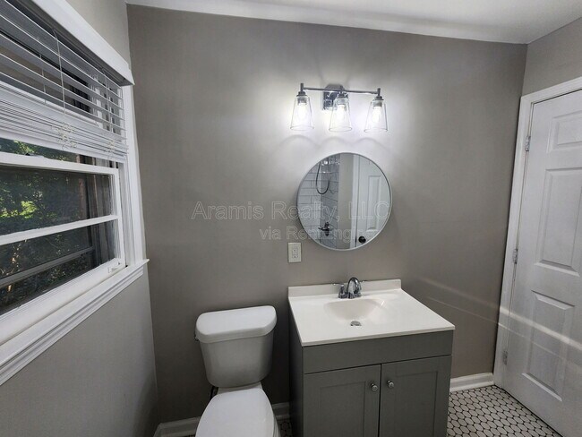 Building Photo - 2689 Collier Dr NW