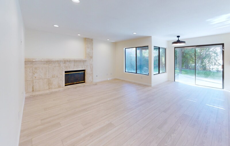 Building Photo - 5813 Serrania Ave