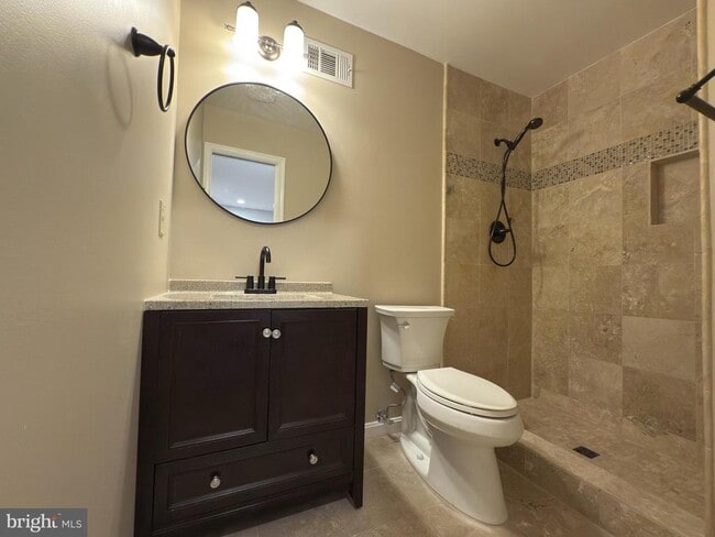 Building Photo - 3945 Wilcoxson Dr