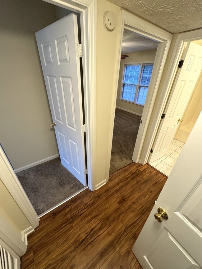 Building Photo - 107 Barrington Dr