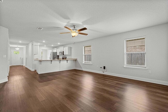 Building Photo - 103 Ridgeway Cir