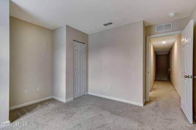 Building Photo - 988 Observatory Pkwy