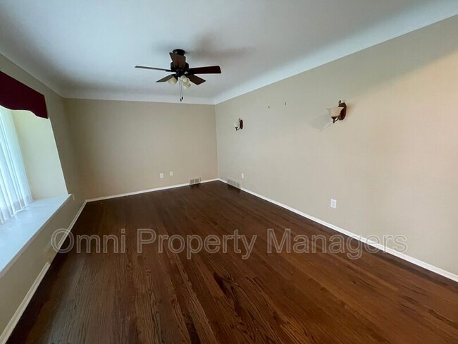 Building Photo - 31245 Bretz Dr
