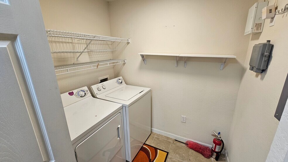 Building Photo - 2801 Chancellorsville Dr