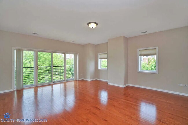 Building Photo - 1501 S Prairie Ave