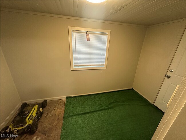 Building Photo - 3301 Tampa Ave