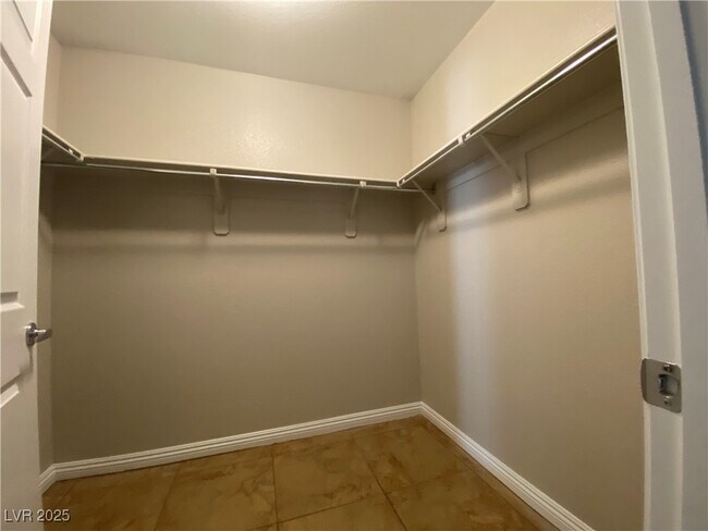 Building Photo - 5251 Sand Dollar Ave