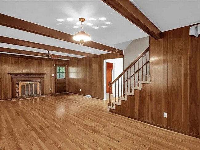 Building Photo - Earn Wealth While Leasing - Like a Homeown...