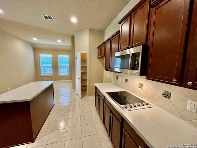 Building Photo - 3155 Sunset Cove