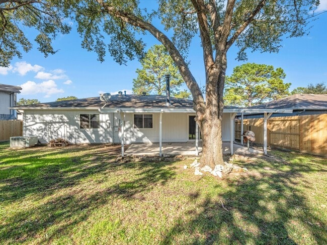 Building Photo - 5425 Yale Dr