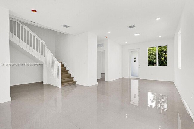 Building Photo - 22485 SW 125th Ave