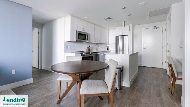 Building Photo - 1950 Mayfair St