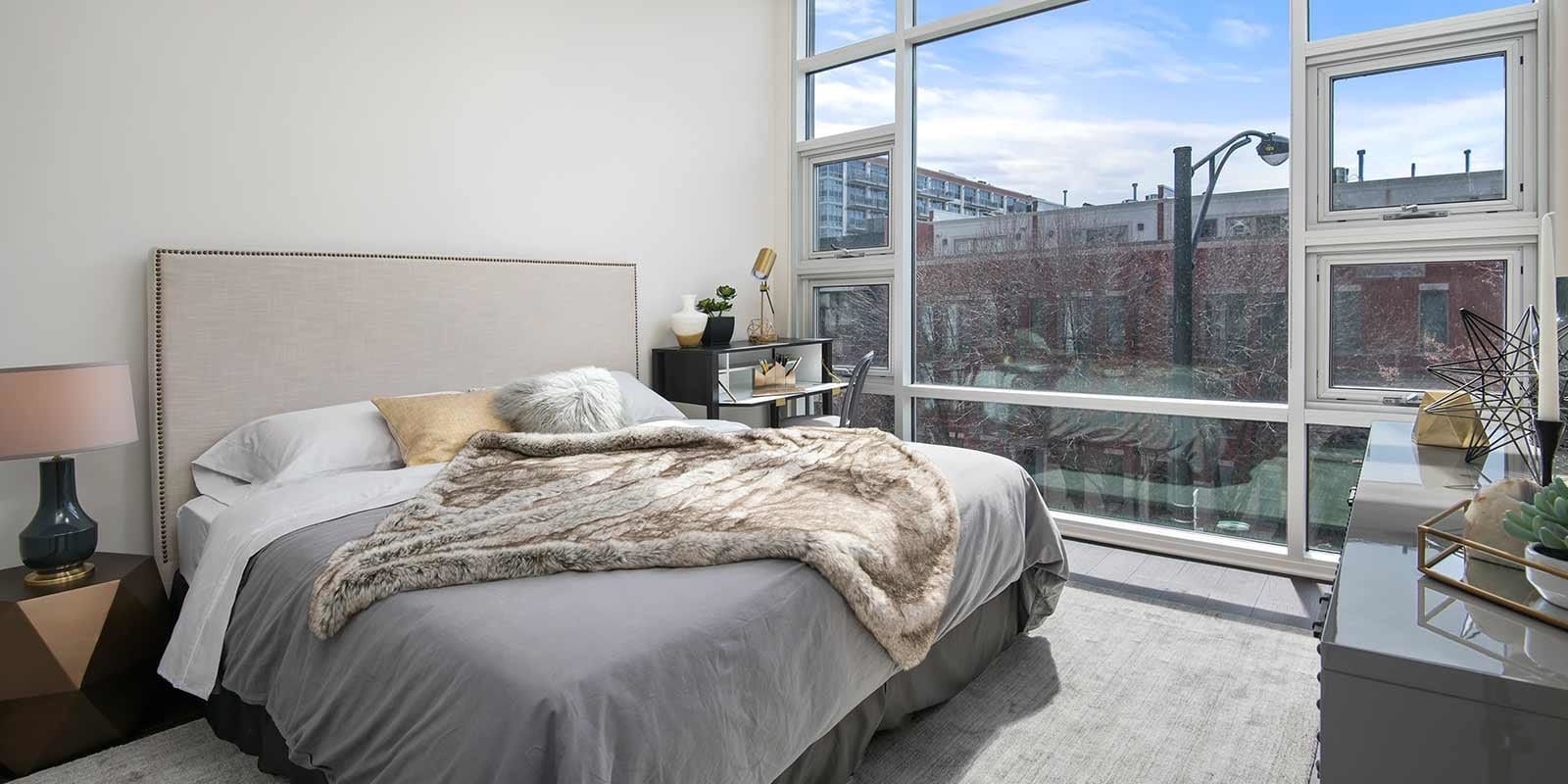 Building Photo - 1222 W Randolph St