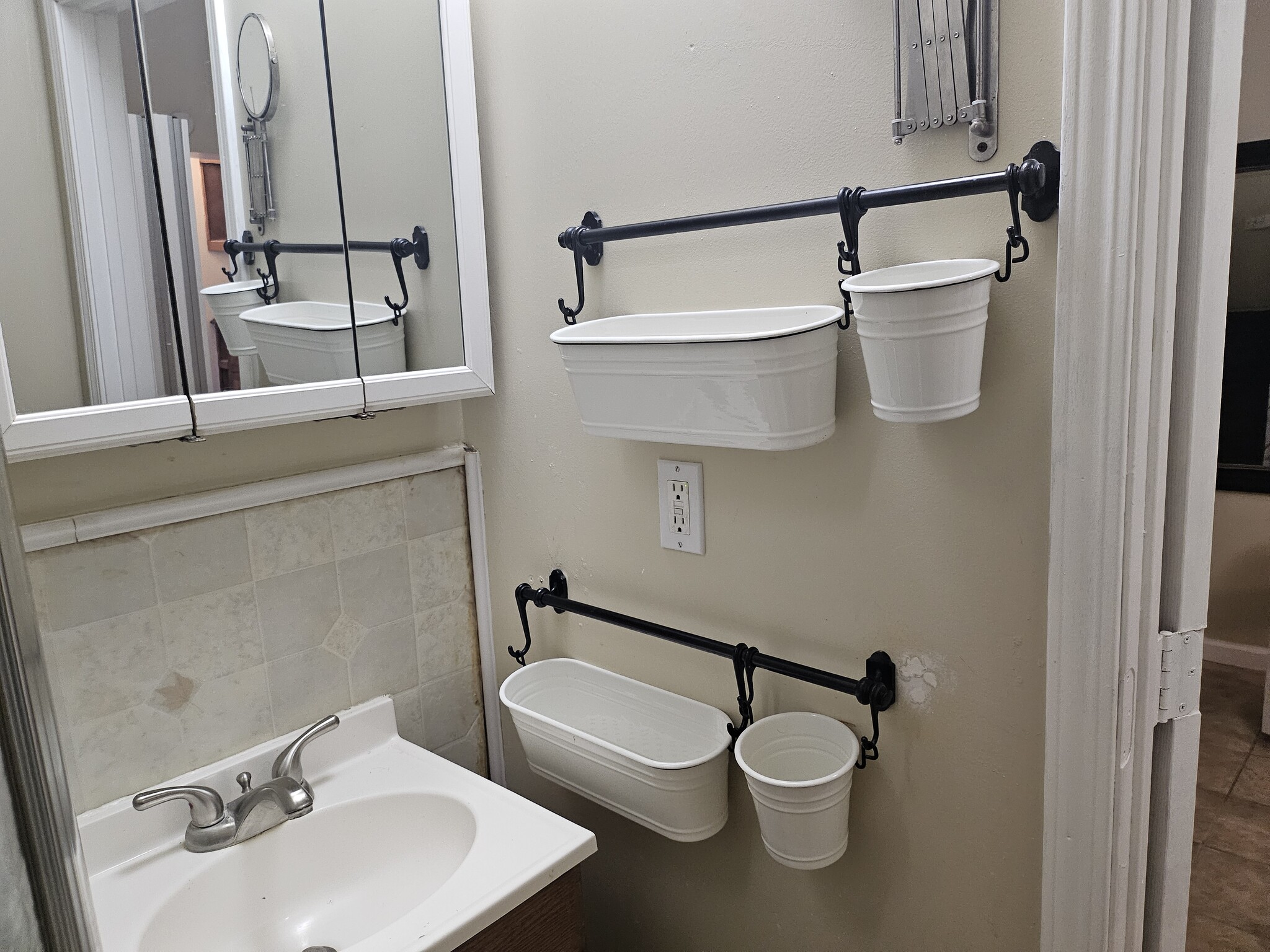 Bath - 24036 Gemwood Dr