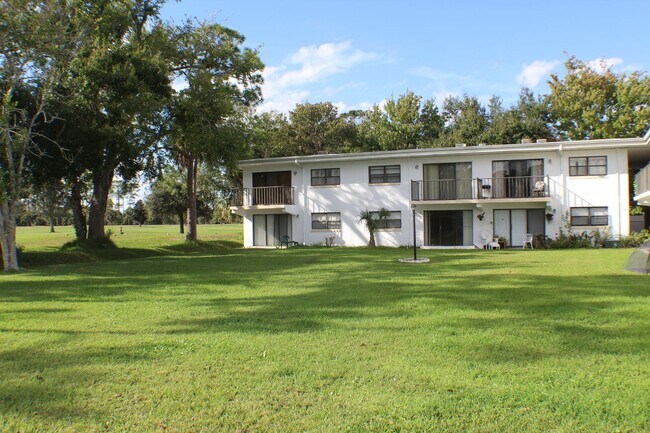 Building Photo - 2 bed, 2 bath Condo