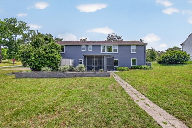 Building Photo - Multi-Generation West Meade Home
