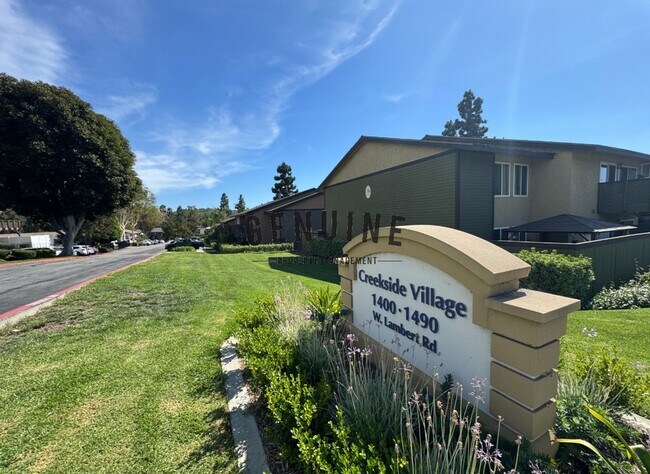 Building Photo - Beautiful 2 Bedroom in Creekside Villas!
