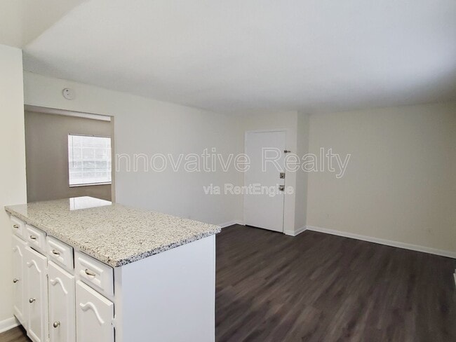 Building Photo - 5250 Davisson Ave