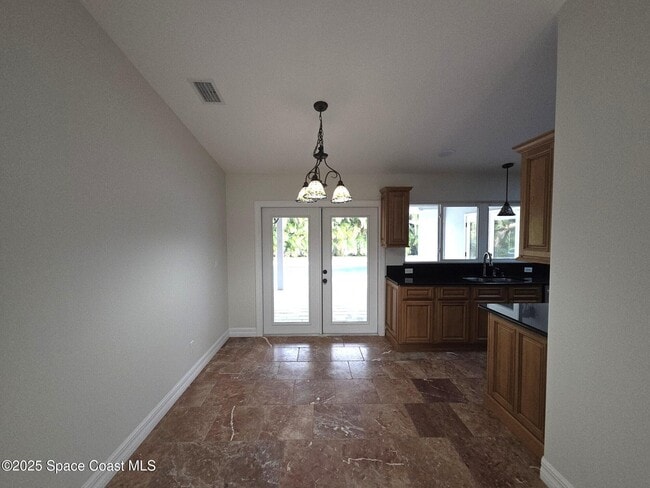 Building Photo - 190 Sea Crest Dr