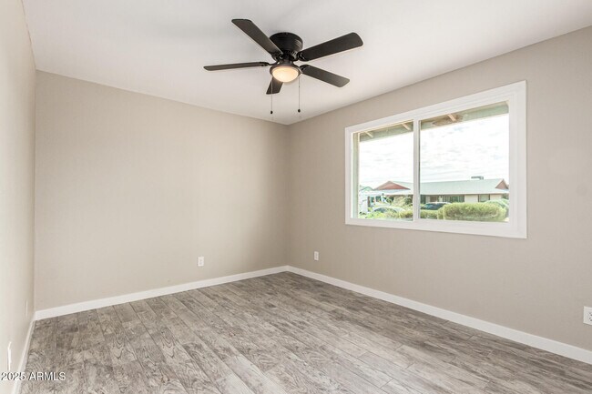 Building Photo - 600 E Bell De Mar Dr