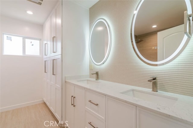 Building Photo - 11911 Stagg St